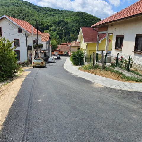 Asfaltiranje Trgovačke ulice u Krepoljinu, opština Žagubica 2021 godina